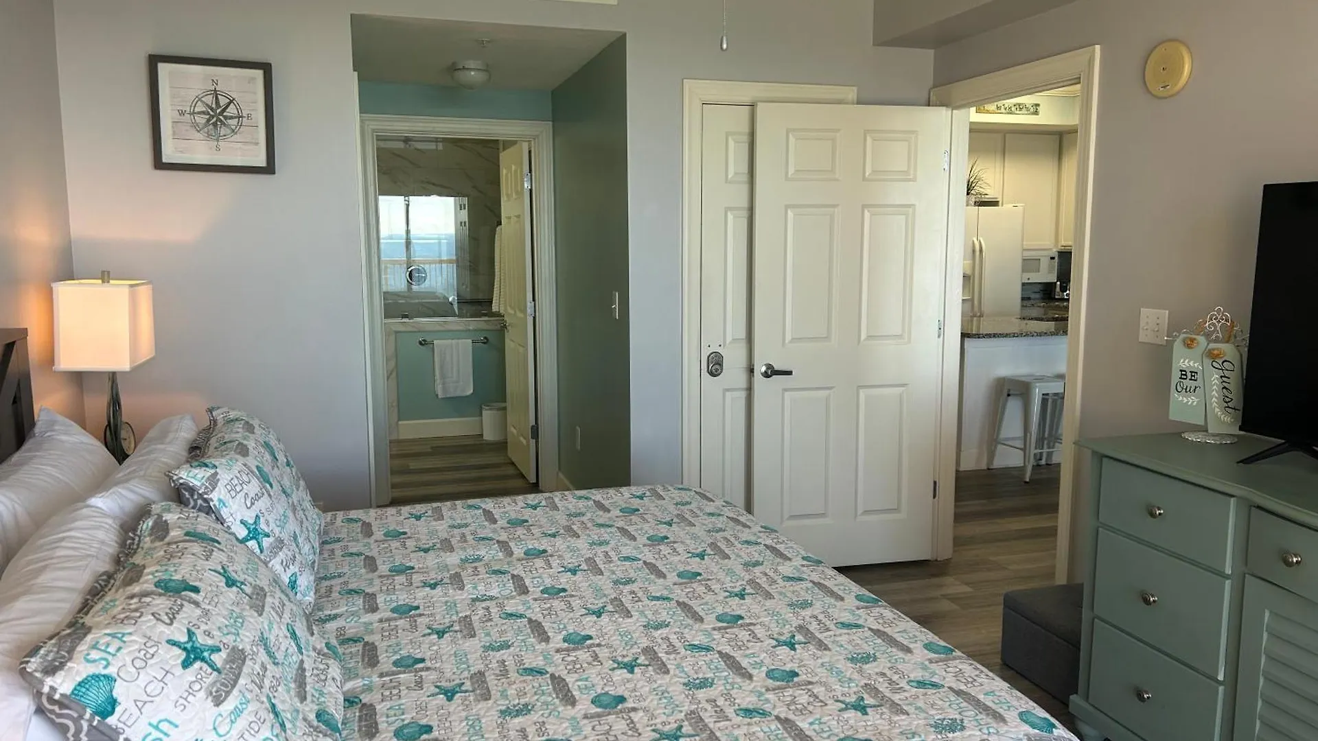 Sunrise Beach Condo -Gulf Front- Free Beach Chair Service Panama Stadt USA