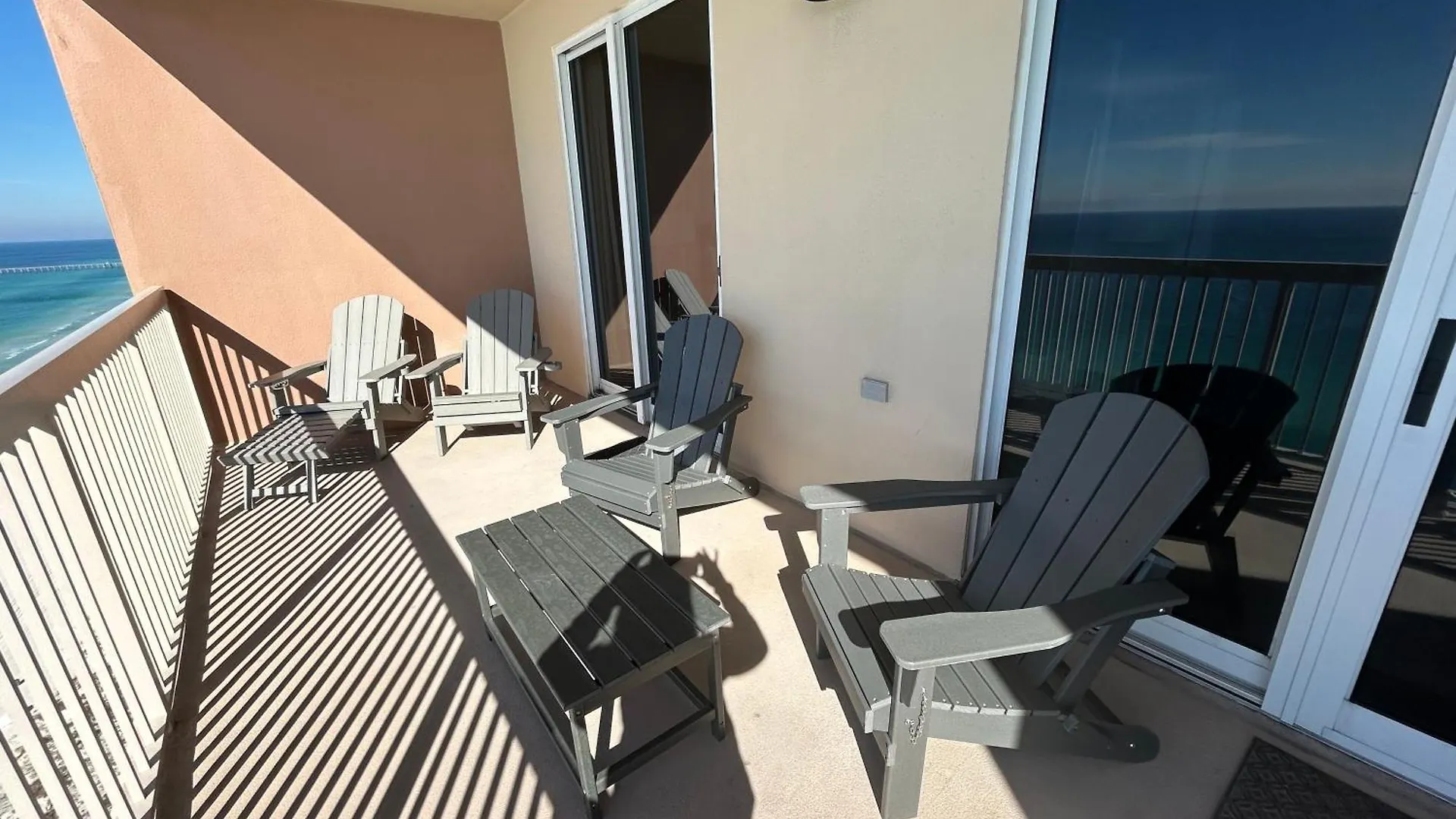 Apartment Sunrise Beach Condo -Gulf Front- Free Beach Chair Service Panama Stadt USA