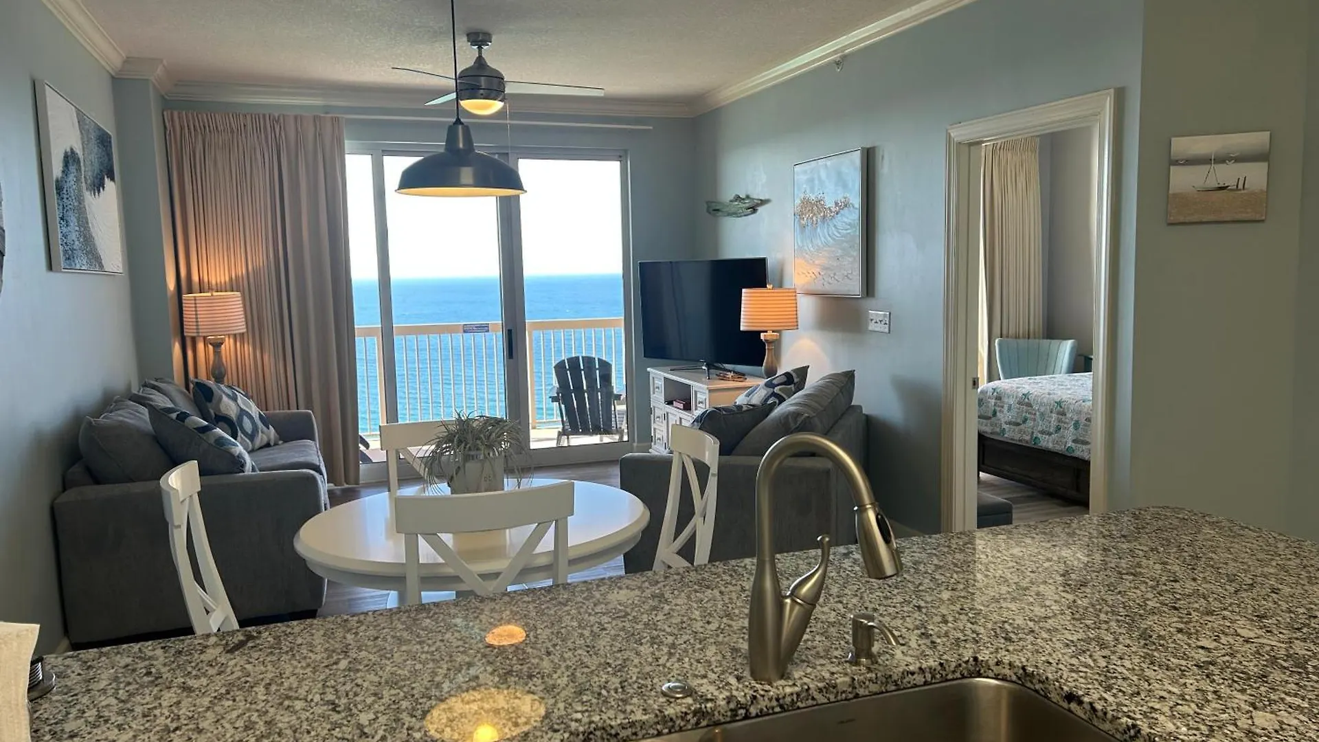 Sunrise Beach Condo -Gulf Front- Free Beach Chair Service Panama Stadt 0*,