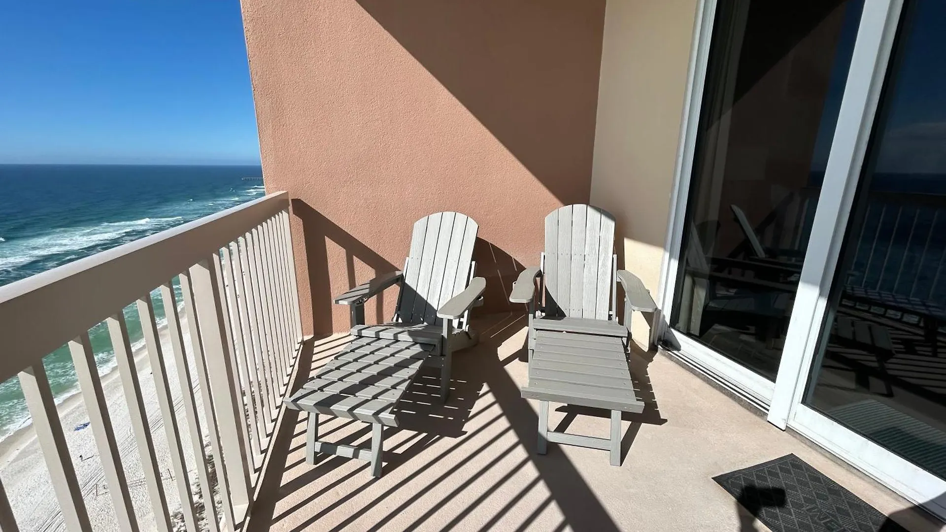 Sunrise Beach Condo -Gulf Front- Free Beach Chair Service Panama Stadt
