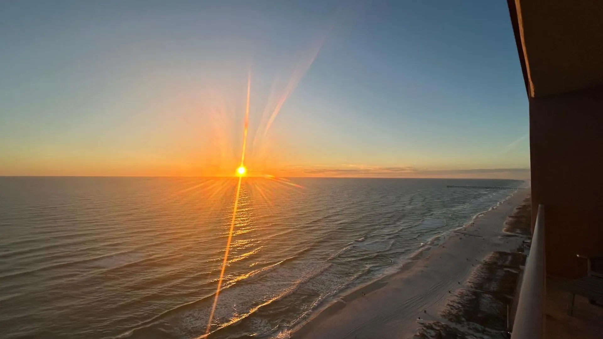 Sunrise Beach Condo -Gulf Front- Free Beach Chair Service Panama Stadt