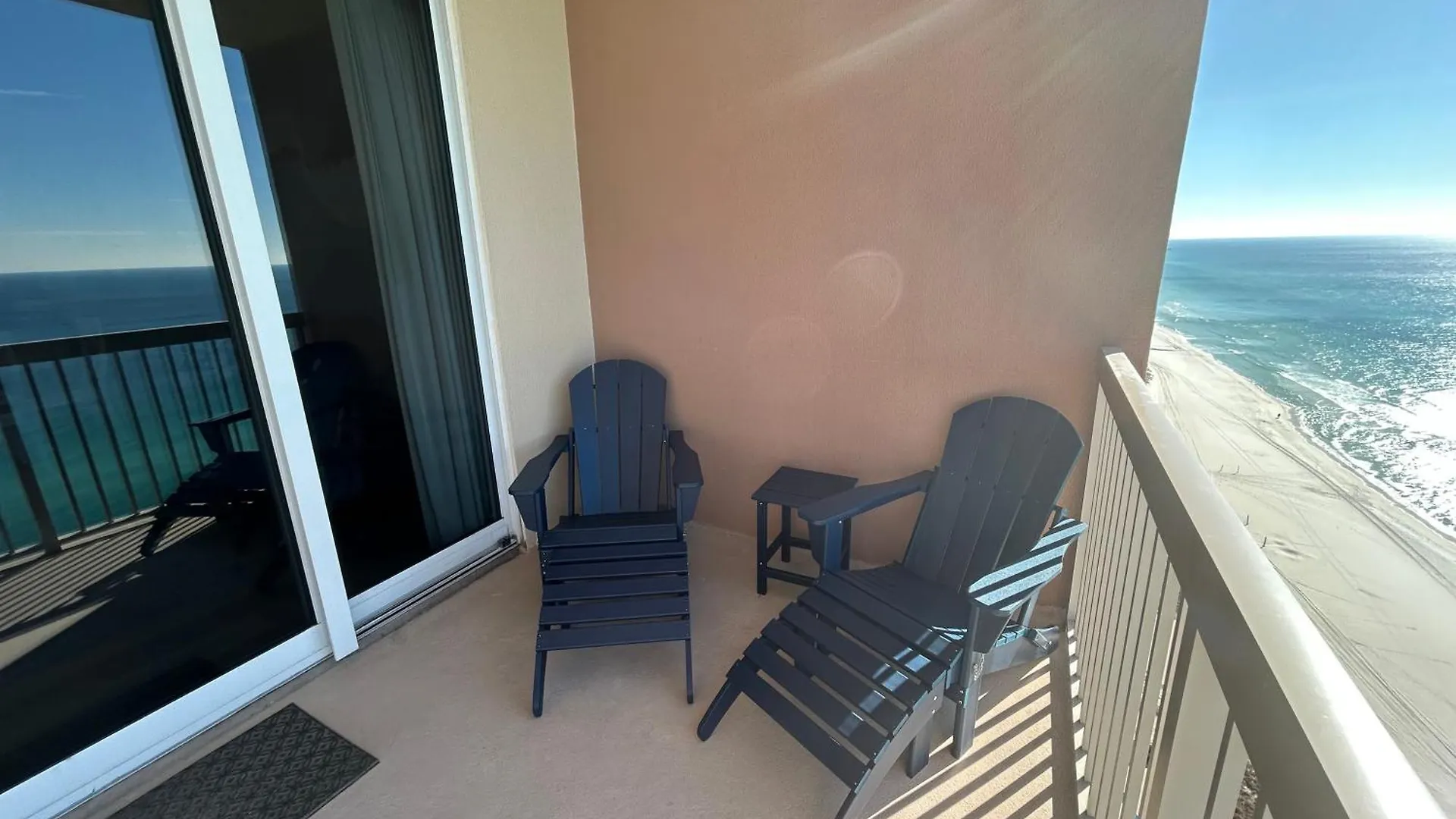 Apartment Sunrise Beach Condo -Gulf Front- Free Beach Chair Service Panama Stadt