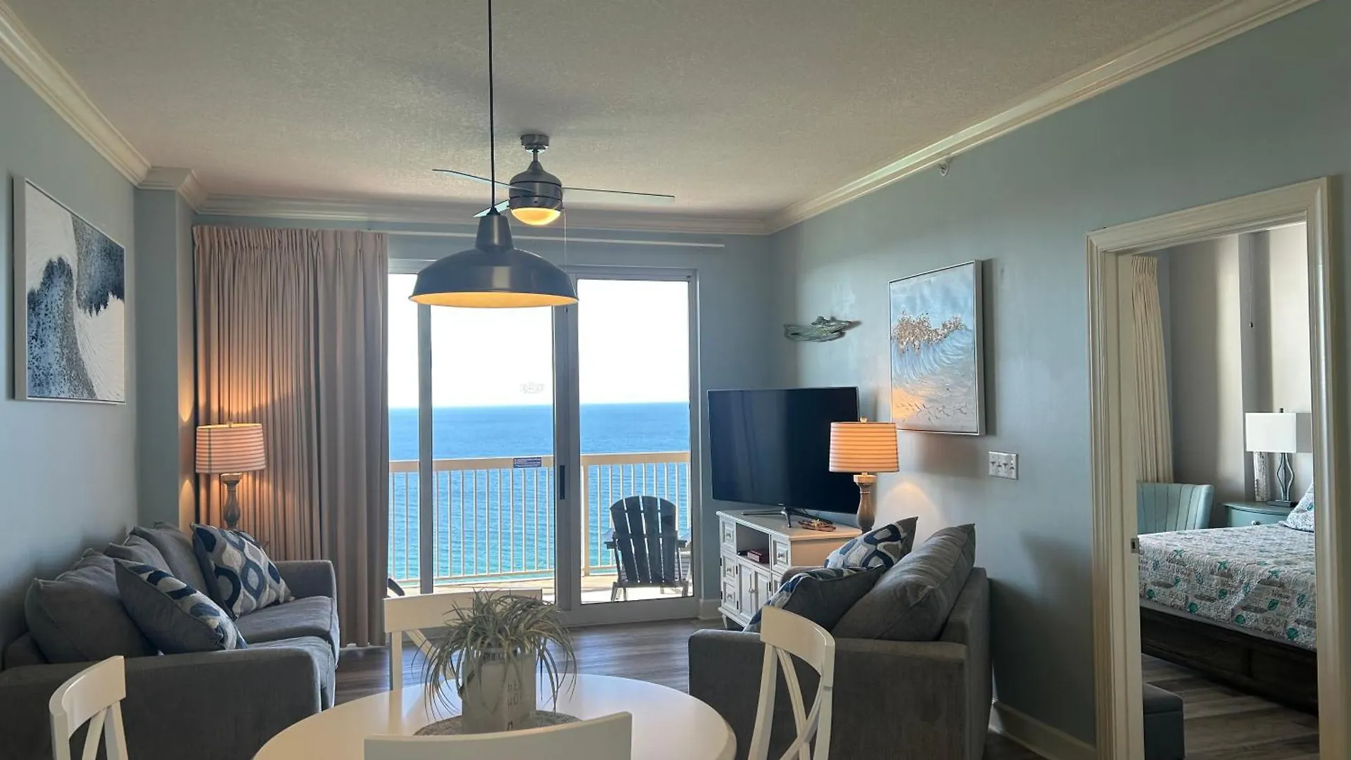 Apartment Sunrise Beach Condo -Gulf Front- Free Beach Chair Service Panama Stadt